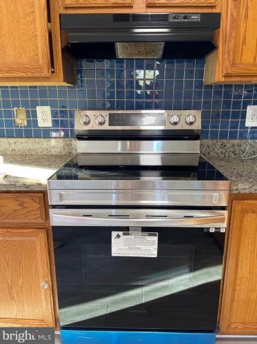 814 Kilarney Dr, Fredericksburg VA  22407-6558 exterior