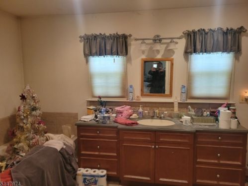 749 Brooklyn Mountain Rd, Hopatcong NJ  07843-1700 exterior