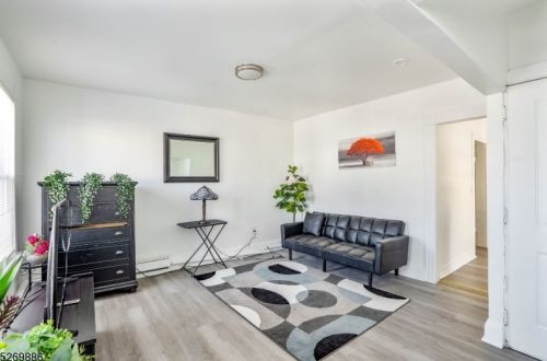 21 Belle Ave, Paterson NJ  07522-1834 exterior