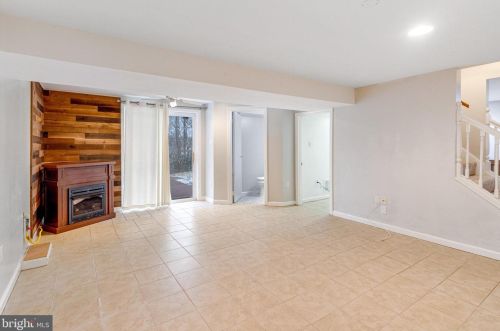 5483 Rector Dr, Woodbridge VA  22193-3703 exterior