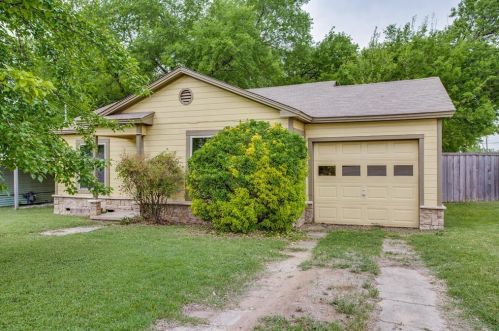 215 Ruddell St, Denton, TX 76205-4431