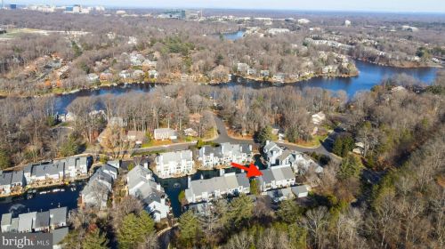 11104 Glade Dr, Herndon, VA 20191-4707