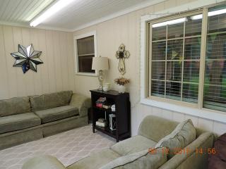 12330 Woodthorpe Ln, Houston TX  77024-4108 exterior