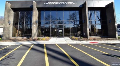 26 Elmwood Ter, Elmwood Park NJ  07407-1729 exterior