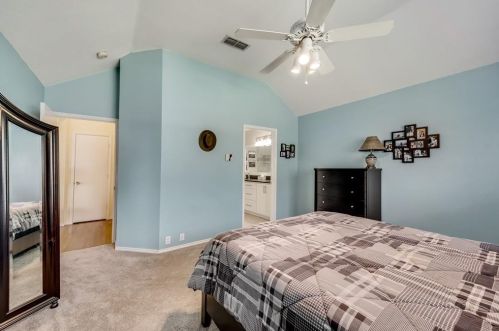 1704 Kingston Ln, Lewisville TX  75028-7307 exterior