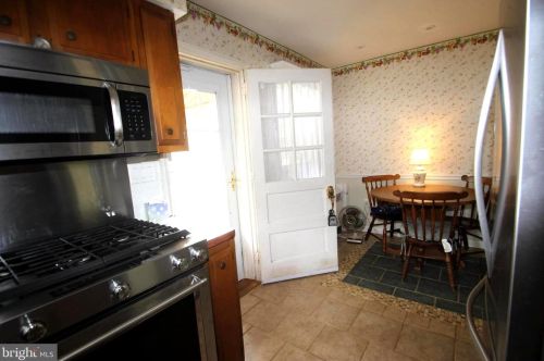 373 Concord Rd, Glen Mills PA  19342-1403 exterior