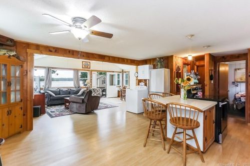 7 Lk Shr Dr, Exeter CT 06249-1934 exterior