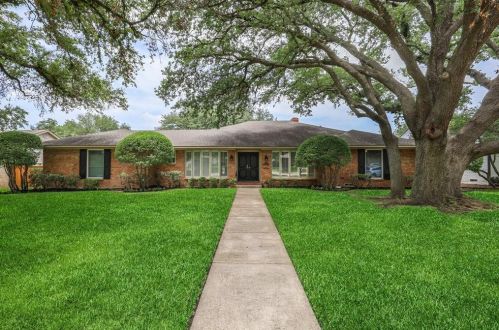 7507 Cliffbrook Dr, Dallas TX  75254-8012 exterior