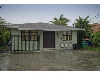 2045 26th St, Miami, FL 33142-8446