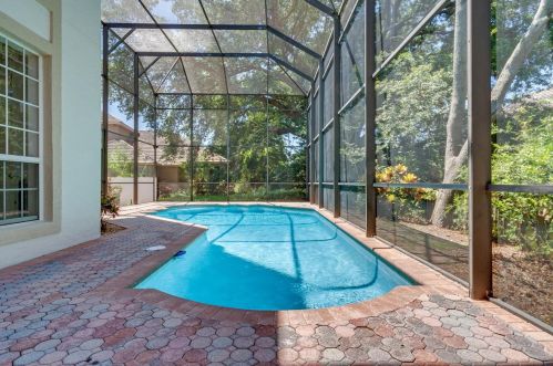 8826 Southern Breeze Dr, Orlando, FL 32836-5011
