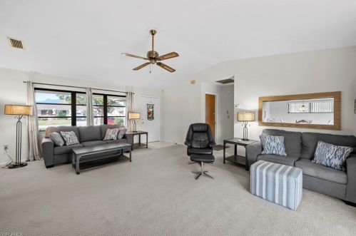 27527 Playa Del Rey Ln, Bonita Springs, FL 34135-3555