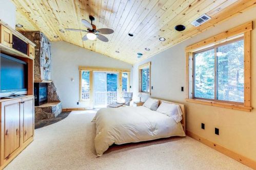 12764 Ski Slope Way, Truckee CA  96161-6615 exterior