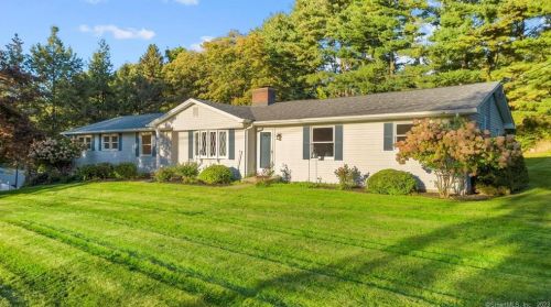 67 Woodhouse Ave, Northford, CT 06472-1637