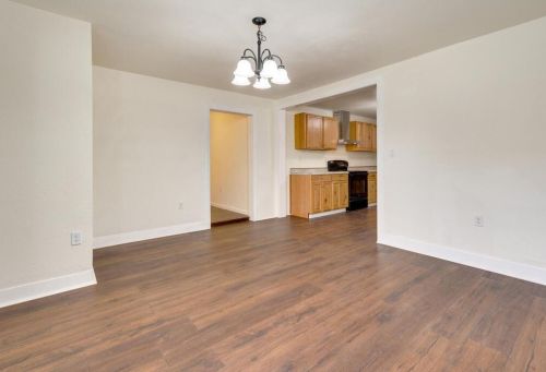 442 Davilla Ave, Rockdale TX  76567-2859 exterior