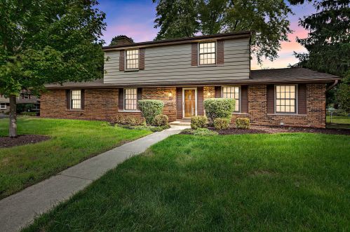 1900 Laura Ln, Waukesha WI  53186-2808 exterior