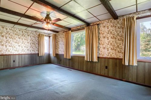 6114 Blue Grass Ave, Harrisburg PA 17112-2327 exterior