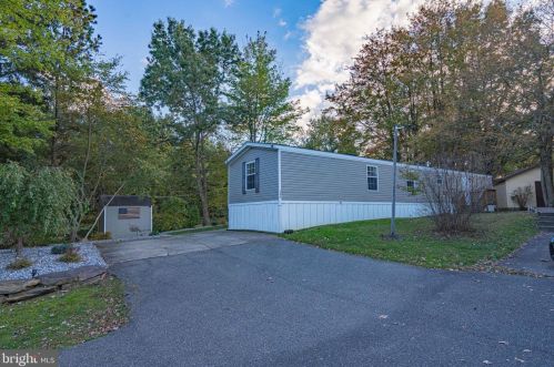 324 Westgate Dr, Hazle Township, PA 18202-2939