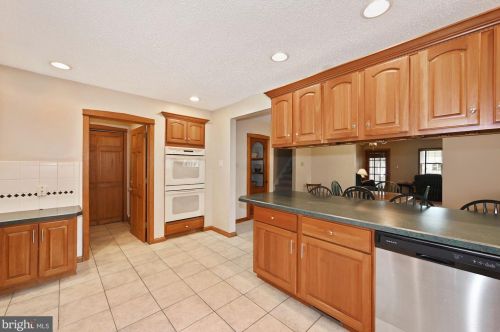 12 Cedar Ave, Berlin Boro NJ  08009-1302 exterior