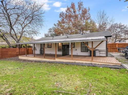 3302 Dolphin Dr, Austin TX  78704-6029 exterior