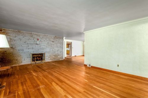 3166 Harts Run Rd, Glenshaw, PA 15116-2820