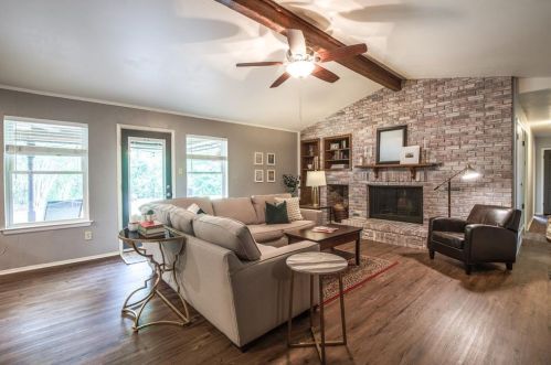 5216 South Dr, Fort Worth, TX 76132-1621