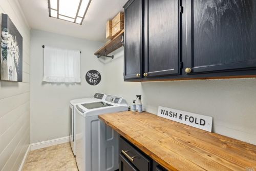 424 Stanford St, Vacaville CA  95687-4653 exterior