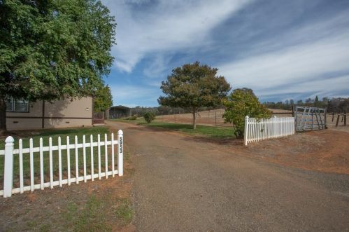 5953 Bald Mountain Rd, Browns Valley, CA 95918-9702