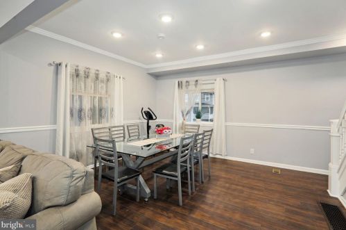 123 Maple Ave, West Deptford NJ  08093-1136 exterior