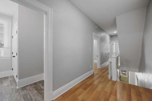 322 Crane Ave, Pittsburgh PA  15220-4035 exterior