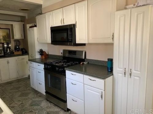 885 Via Felicidad, Vista, CA 92084-3259