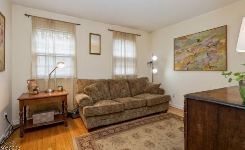 2106 Primrose Ln, Martinsville NJ  08836-2218 exterior