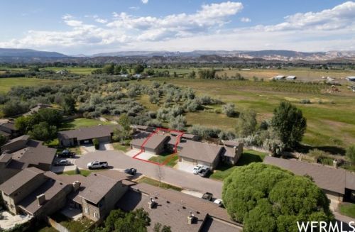 30 Park Cir, Vernal UT  84078-4805 exterior