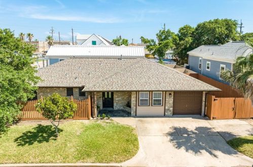 803 Sealy St, Galveston TX 77550-6221 exterior