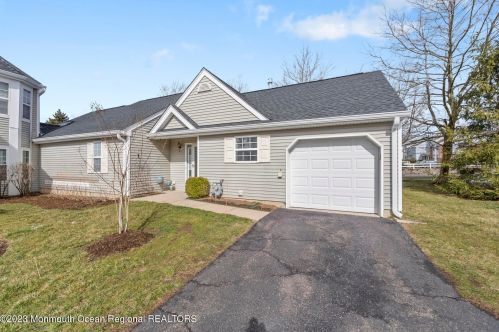 1 Pagoda Ln, East Freehold, NJ 07728-4154