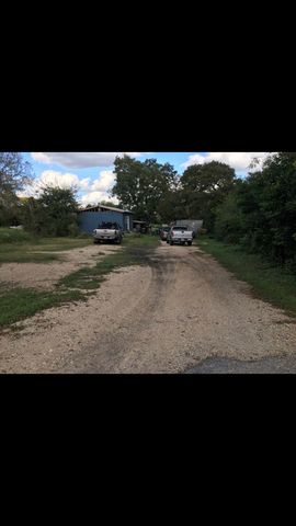 9735 Fm 621, Martindale, TX 78655-2522