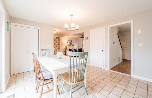 2 Katherine Rd, Lyme CT  06371-1620 exterior