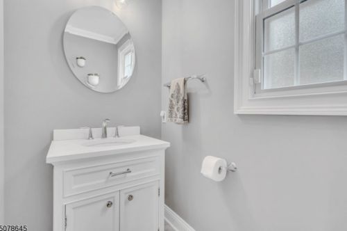 4 Fawn Ln, Martinsville NJ  08836-2368 exterior