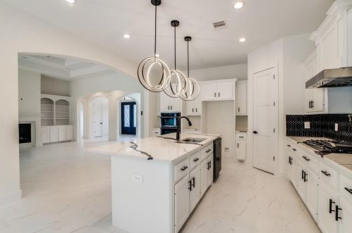 18790 Oak Shadow Cir, Conroe, TX 77302-5265