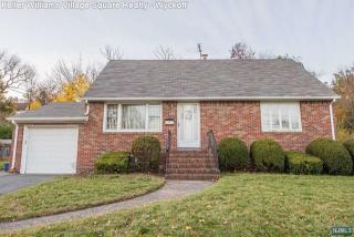 142 Greglawn Dr, Clifton, NJ 07013-2535