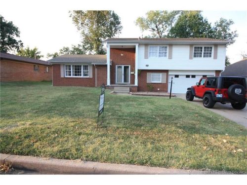 7031 58 Pl, Tulsa OK  74145-8203 exterior