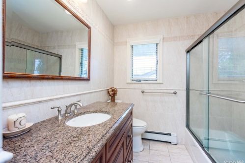 34 Flower Ln, Muttontown NY  11753-2312 exterior