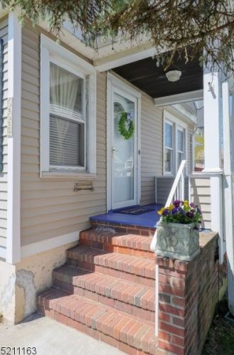 558 Pierson St, Westfield, NJ 07090-4137