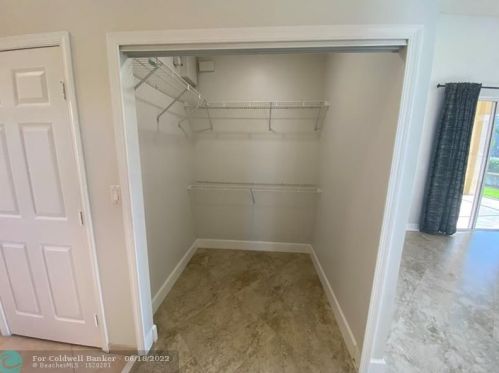 327 188th Ter, Hollywood FL  33029-5441 exterior