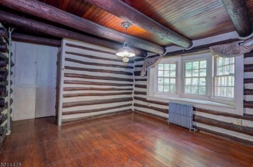 83 Lommason Glen Rd, Belvidere NJ  07823-2813 exterior