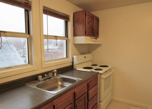 54 Washington St, Wallingford CT  06492-3530 exterior