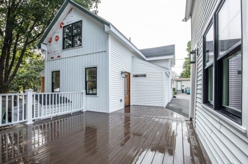 33 Pickering St, Danvers MA  01923-2017 exterior