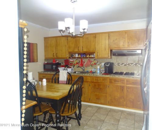 38 Fredric Dr, Tinton Falls, NJ 07712-7235