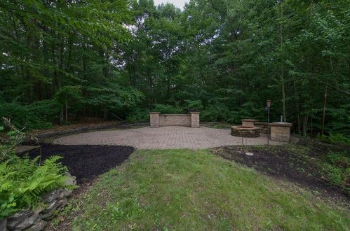 15 Coventry Ln, Salem NH 03079-1369 exterior