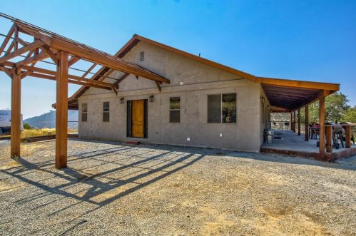 2280 Roan Rd, Angels Camp, CA 95222-9352