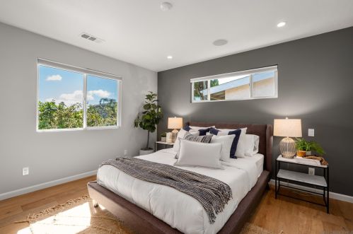 1190 Tourmaline St, San Diego CA  92109-1838 exterior